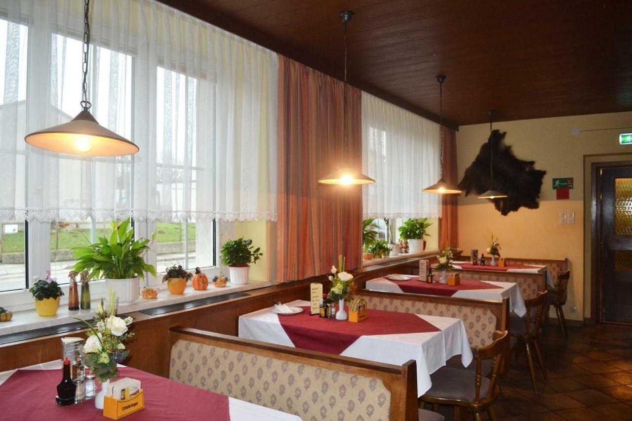Gasthaus Wurlitzer Perschling Luaran gambar
